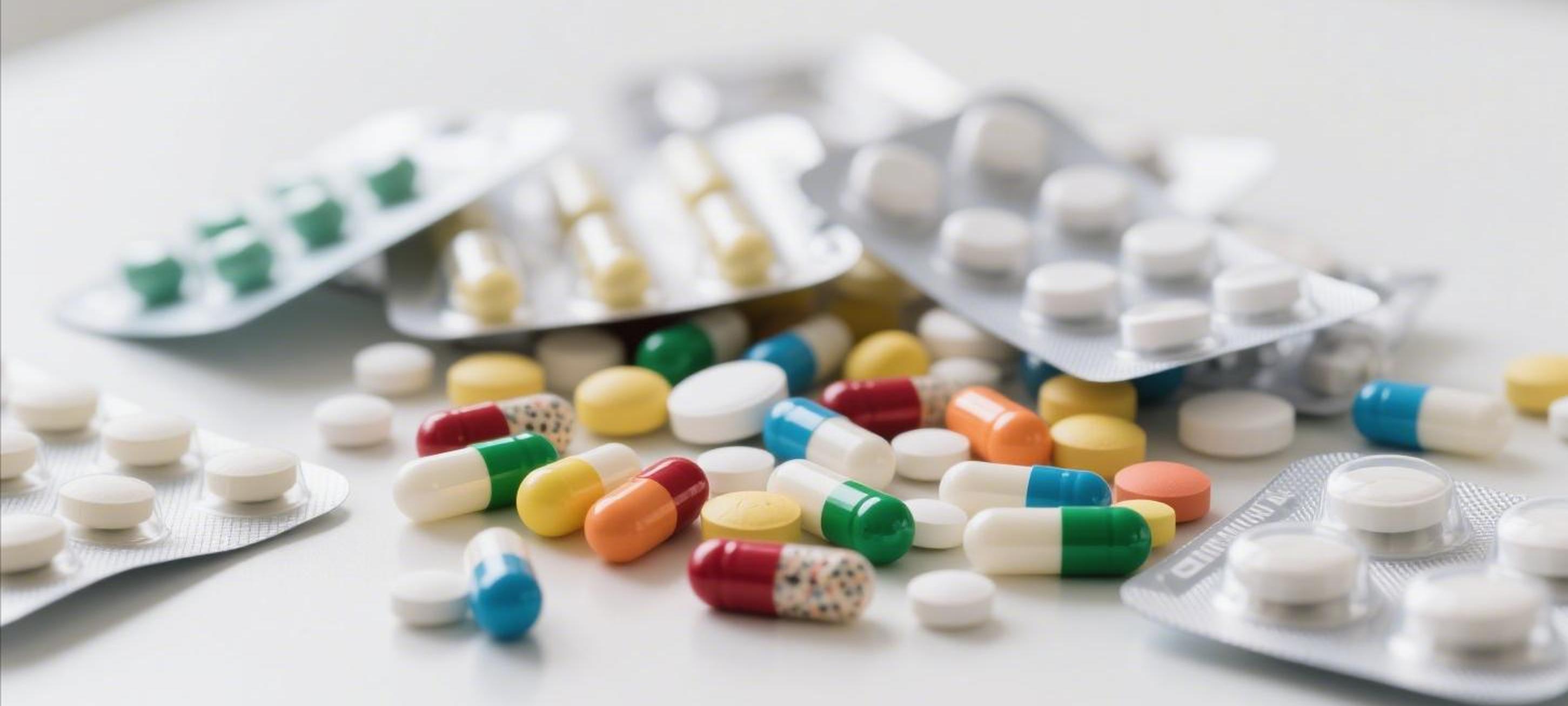It is primarily used in the preparation of lubricants, water-resistant agents, resin toughening agents, surfactants, pharmaceutical excipients, plasticizers, ointment bases, and other organic chemicals. It is also used as a fragrance